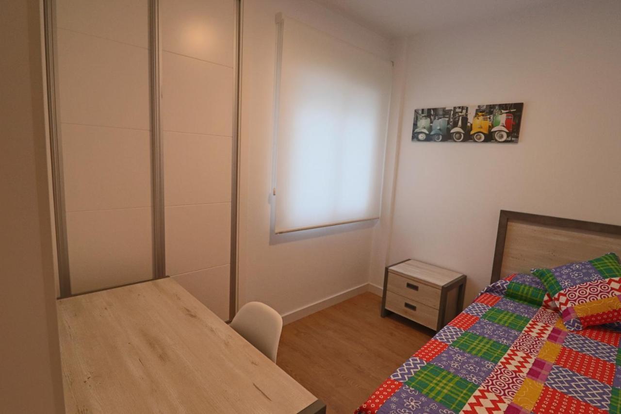 Poeta 2 Bedroom Apartment Fuengirola Buitenkant foto